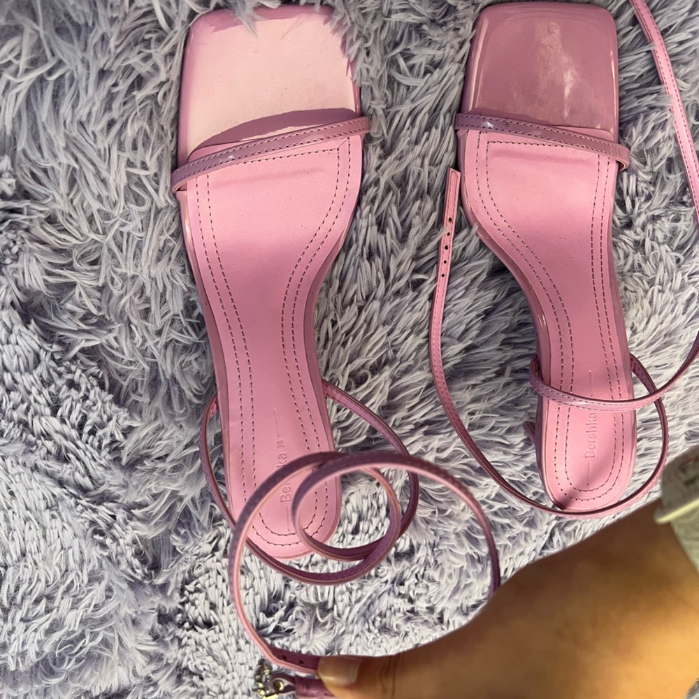 BERSHKA SANDALS- size 38 - Picture 2 of 7